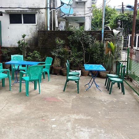 Hostel T Venus Yangon Exterior foto