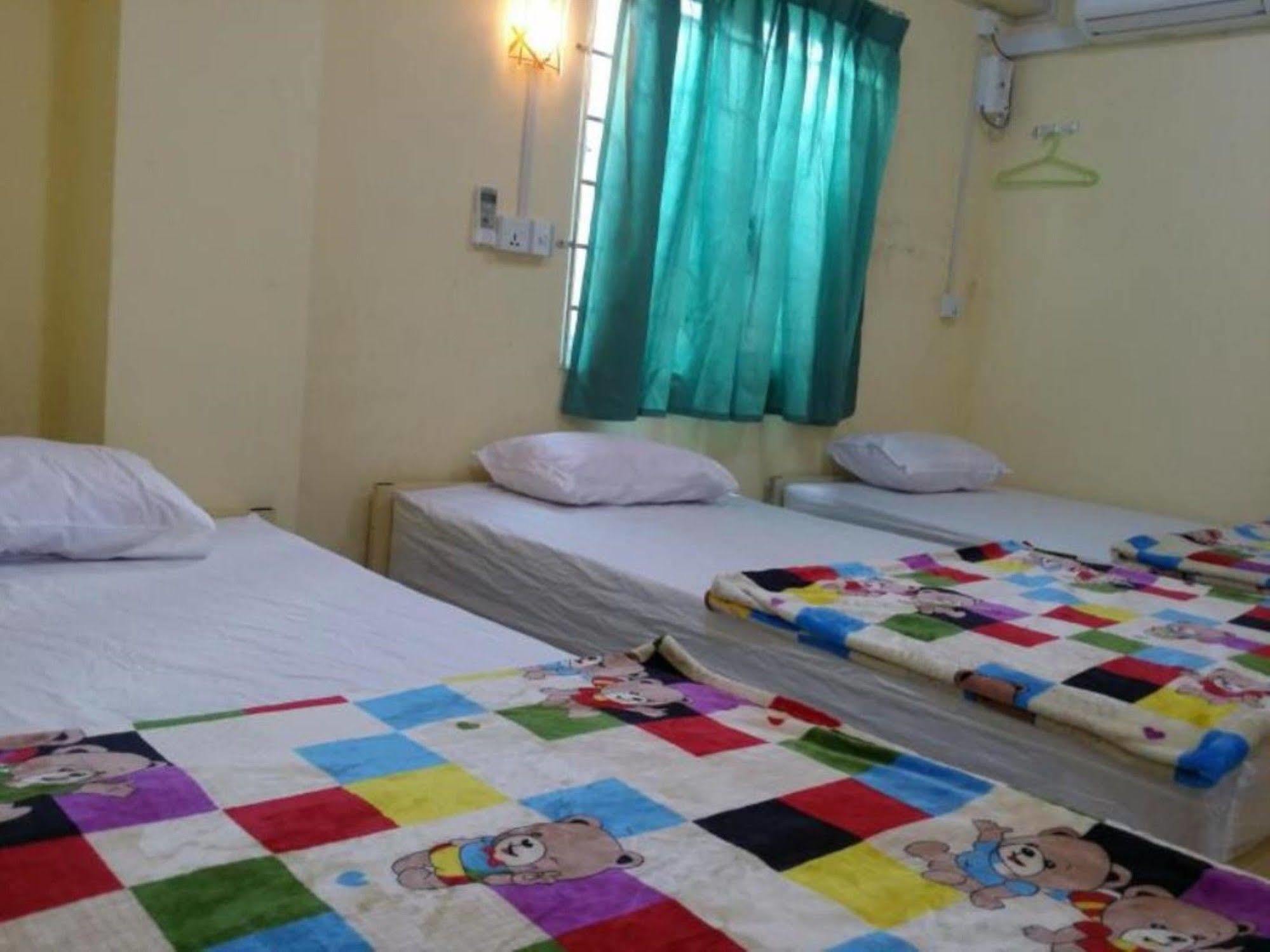 Hostel T Venus Yangon Exterior foto