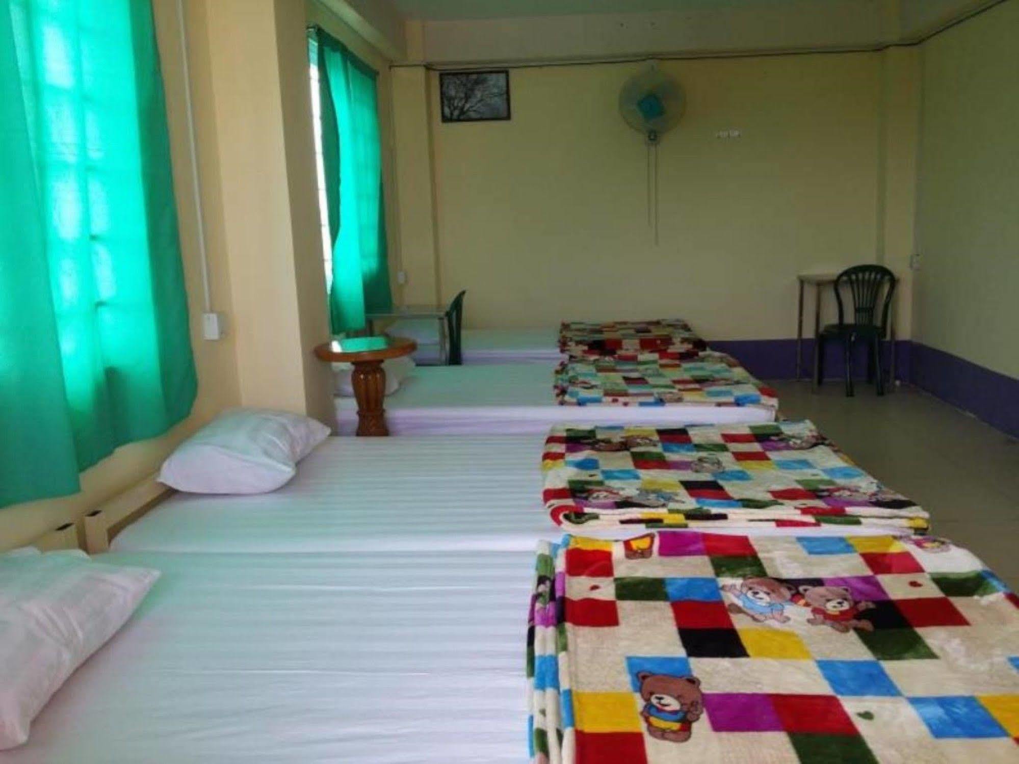 Hostel T Venus Yangon Exterior foto