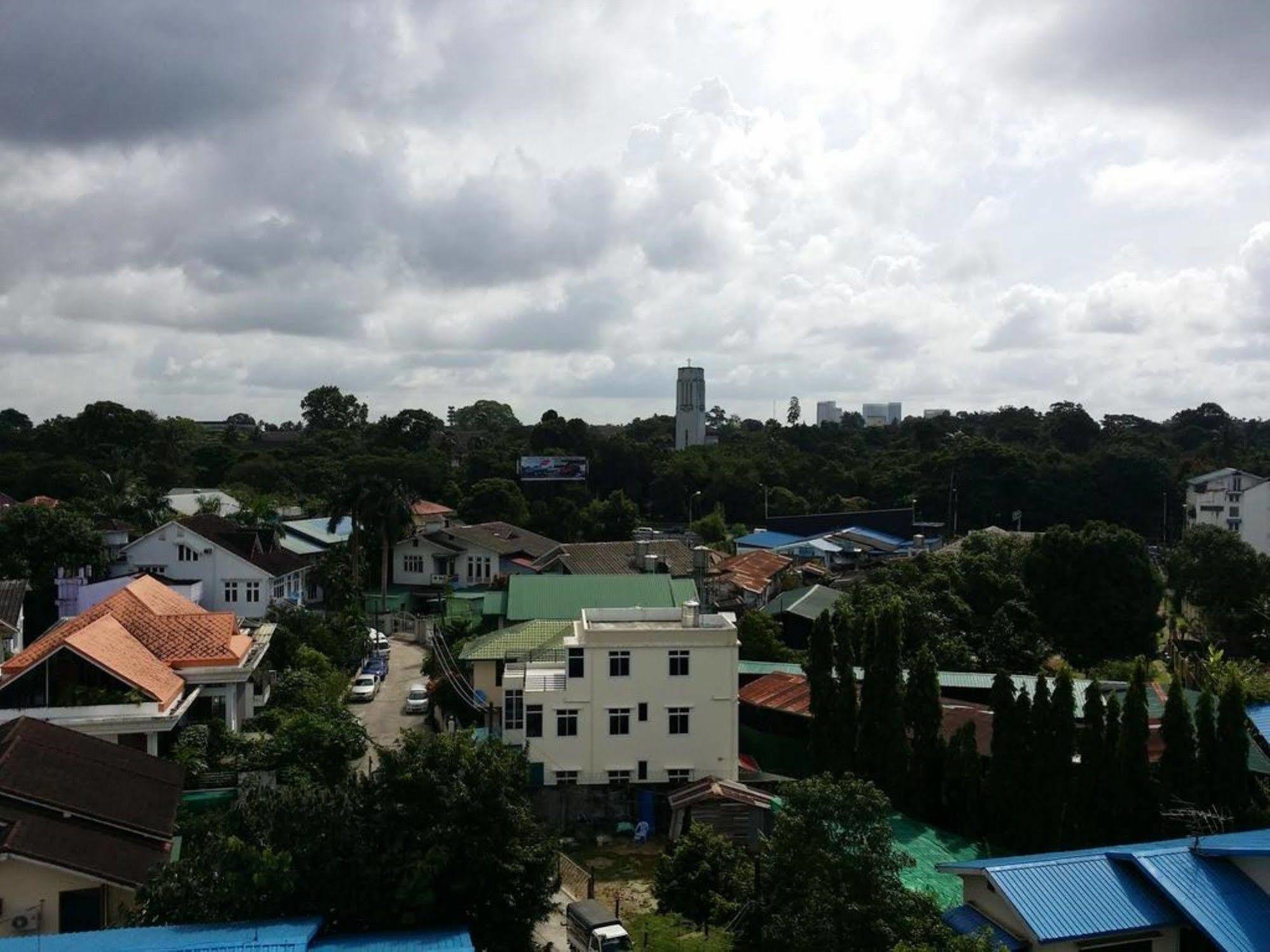 Hostel T Venus Yangon Exterior foto