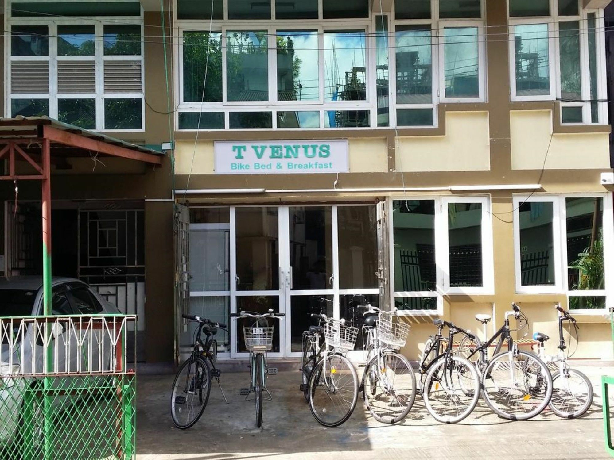Hostel T Venus Yangon Exterior foto
